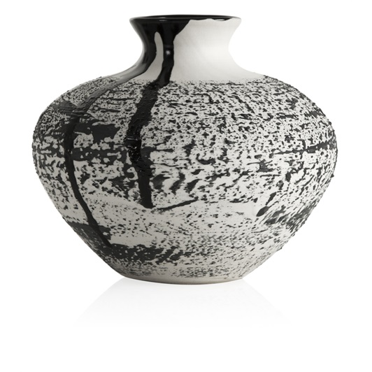 Magma Small Textured Vase (Black)