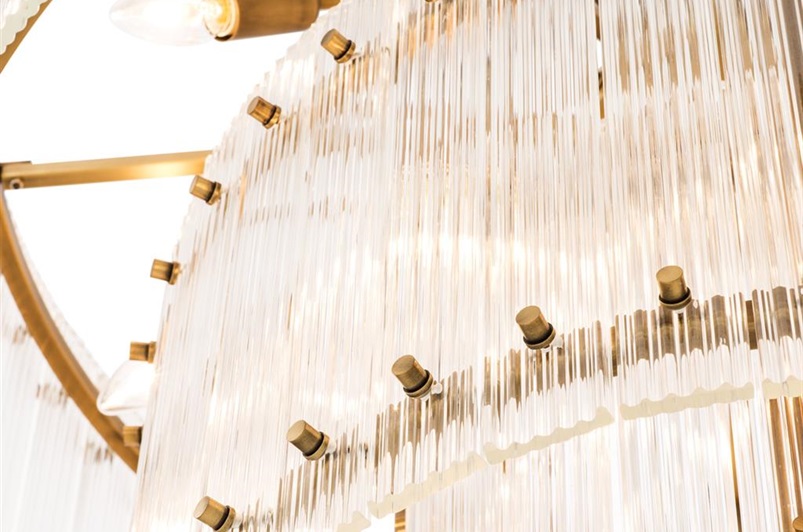 Chandelier L