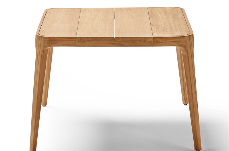 Teak with adjustable legs